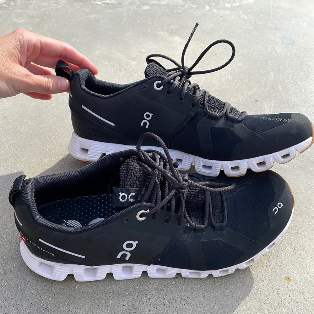 Oncloud running shoes